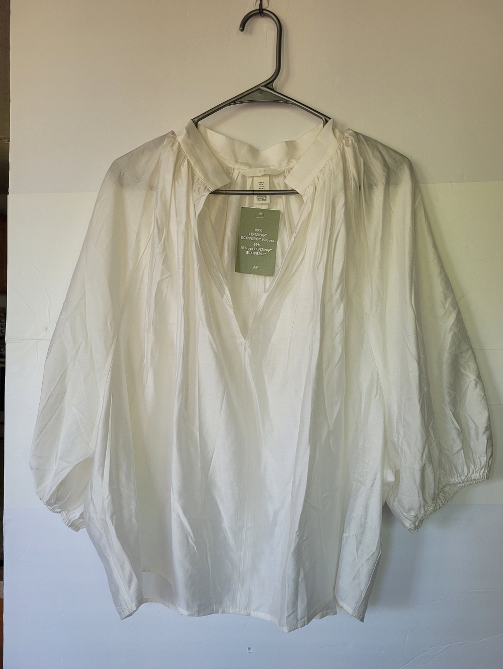 H&M Cream V-Neck Puff Sleeve Blouse Size XL